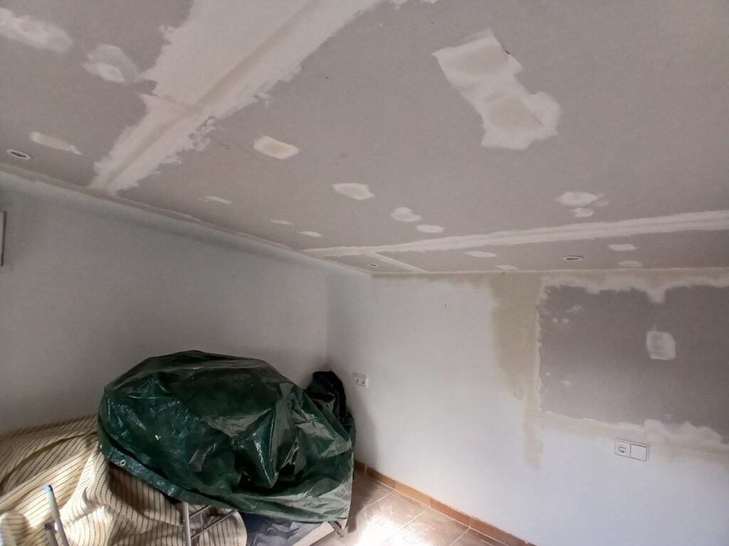 rehabilitacion techo pladur roquetes